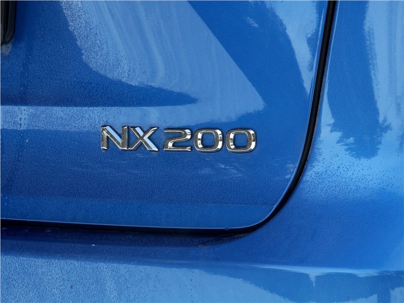 Lexus NX 2018 шильдик