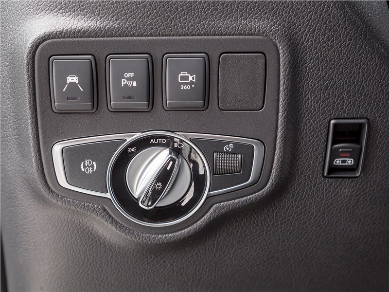 Mercedes-Benz X-Class 2018 кнопки