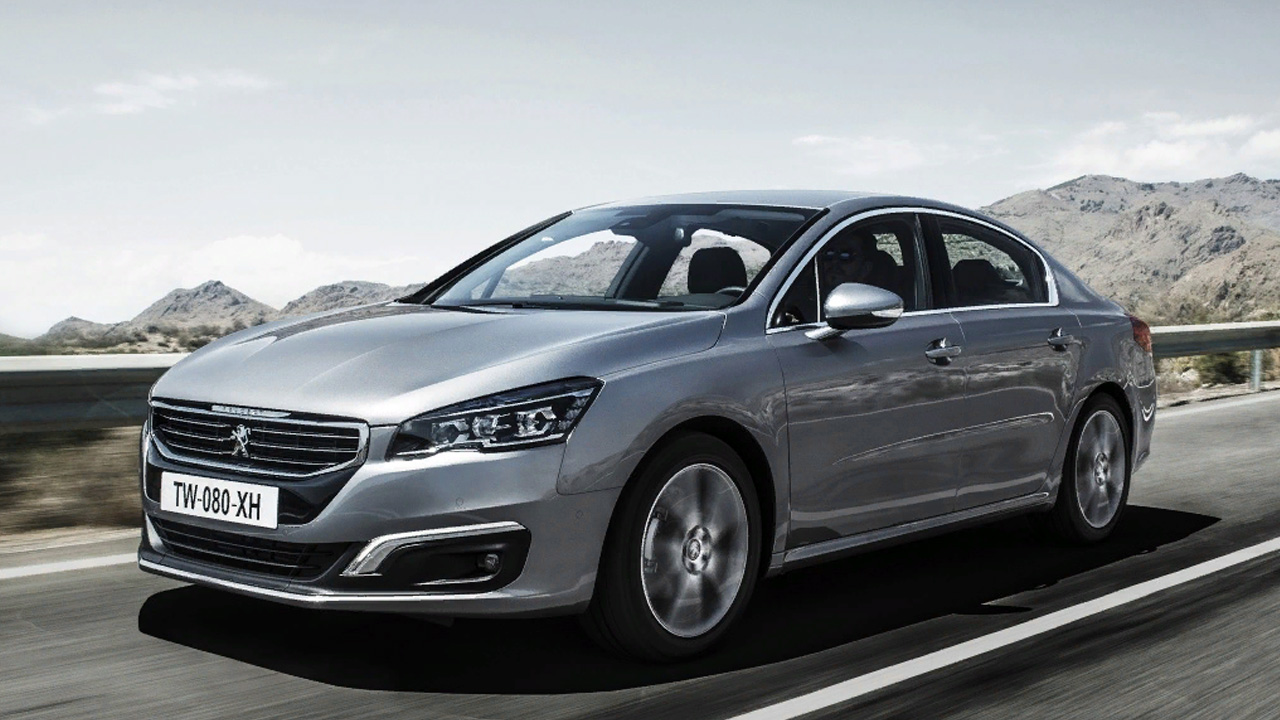 Подкаст Peugeot 508 отлично держит неровную дорогу