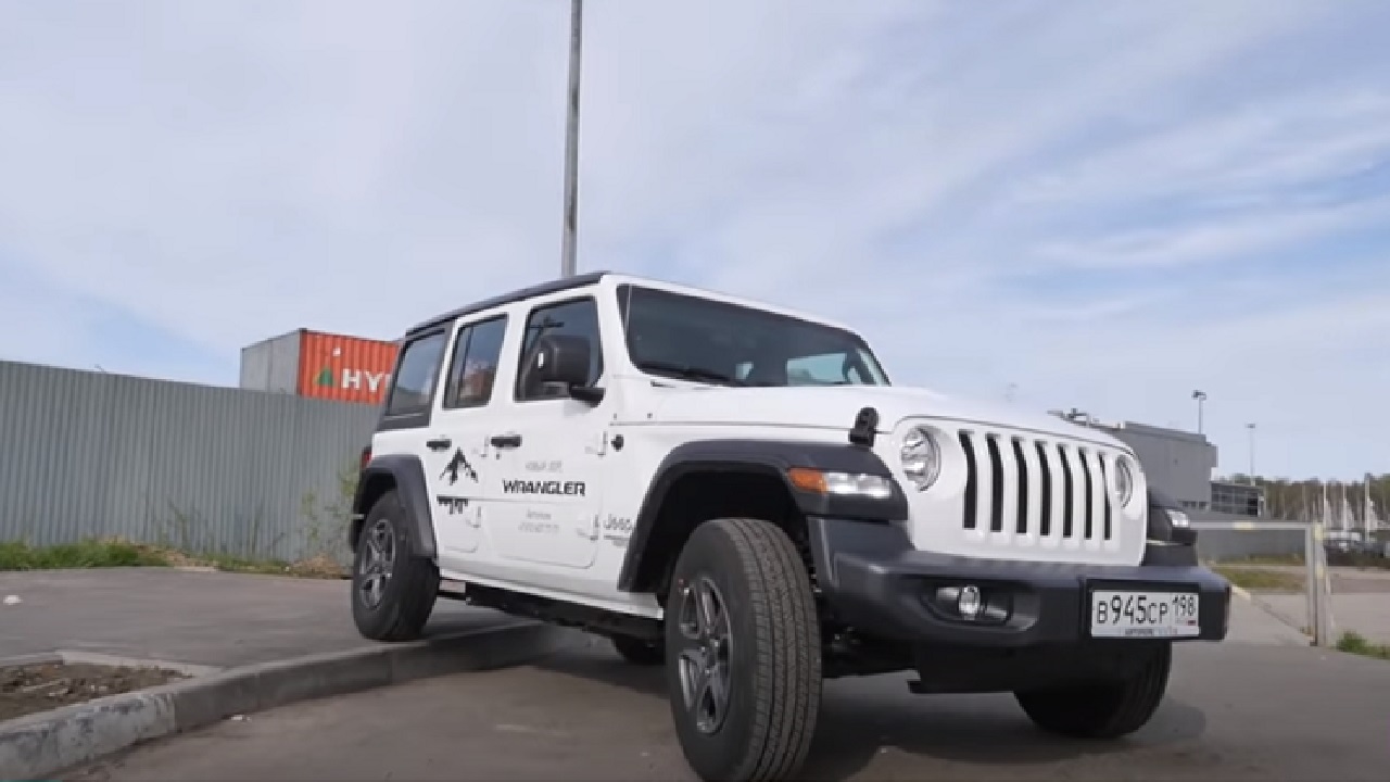 Анонс видео-теста Jeep Wrangler на который не хватило денег у Академега)