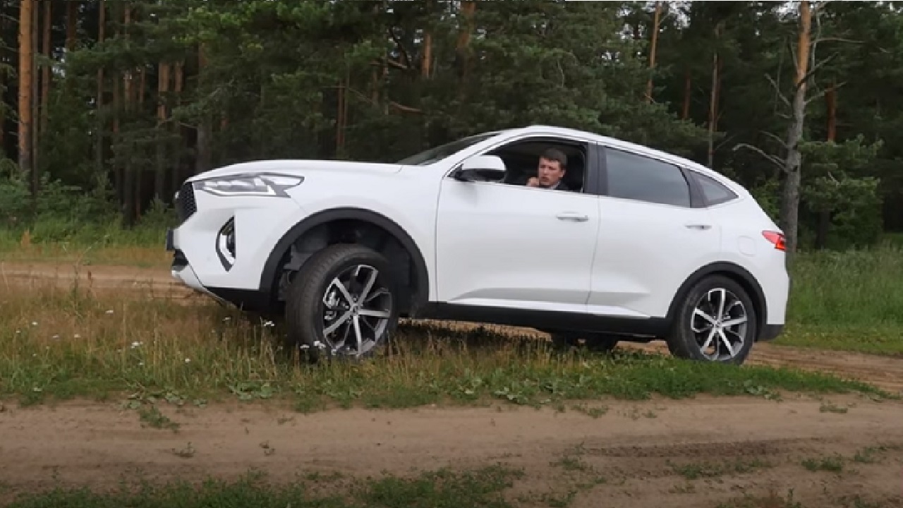 Анонс видео-теста Оффроуд на Haval F7 против Geely Atlas