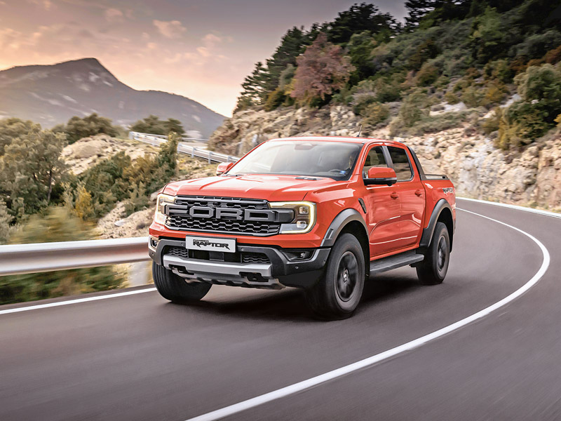 Анонс тест-драйва Ford Ranger Raptor пустил пыль в глаза