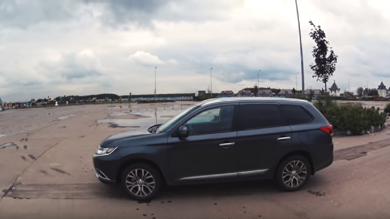 Анонс видео-теста Проверим в поле и на плохих дорогах! Mitsubishi Outlander (Мицубиси Аутлендер) тест-драйв на ходу