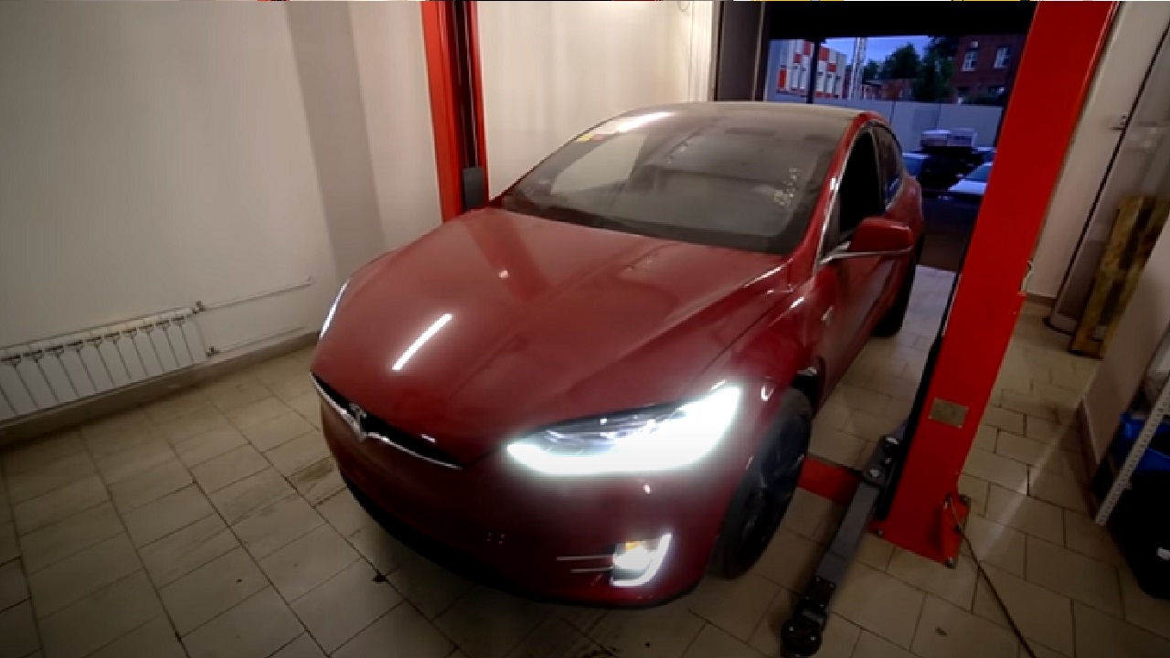 Анонс видео-теста Tesla Model X. Еще тот подарок в ремонте