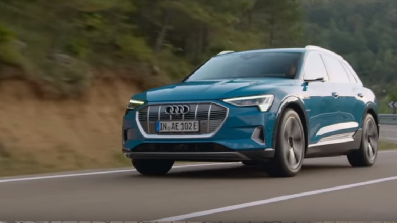 Анонс видео-теста AUDI E-TRONE - ПЕРВЫЙ ЭЛЕКТРИЧЕСКИЙ - обзор Александра Михельсона _ Ауди