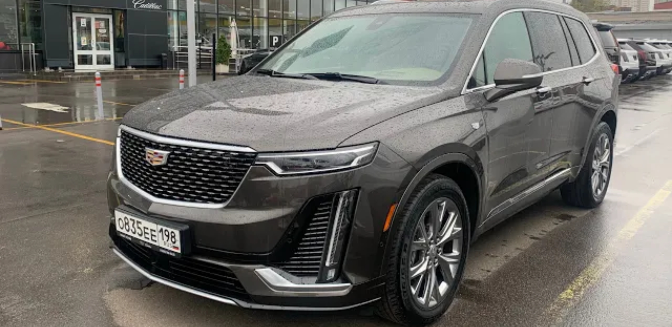 Анонс видео-теста Взял Cadillac XT6 - 6 премиальных мест на 199 коней