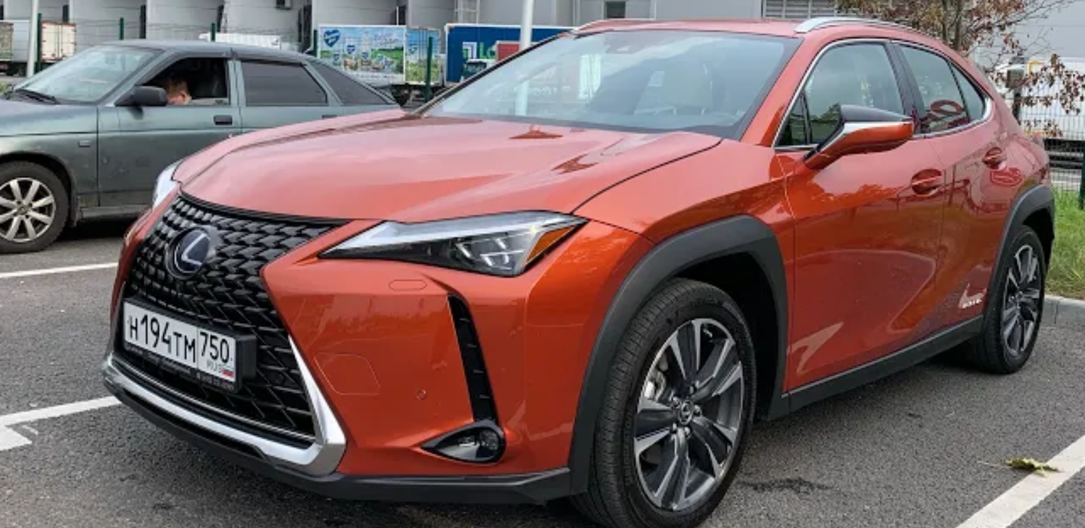 Анонс видео-теста Взял Lexus UX 250h - верю, это Лексус!