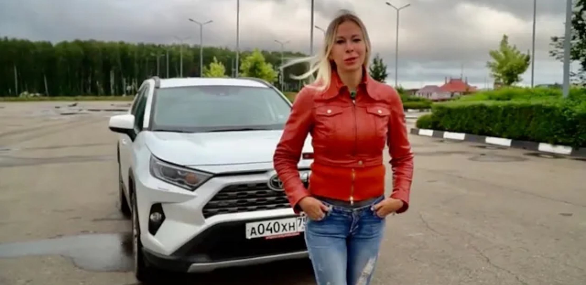 Обзор лиса рулит. Toyota rav4 лиса рулит. Лиса рулит Тойота рав 4. Елена Лисовская Тойота рав. Лиса рулит 2020.