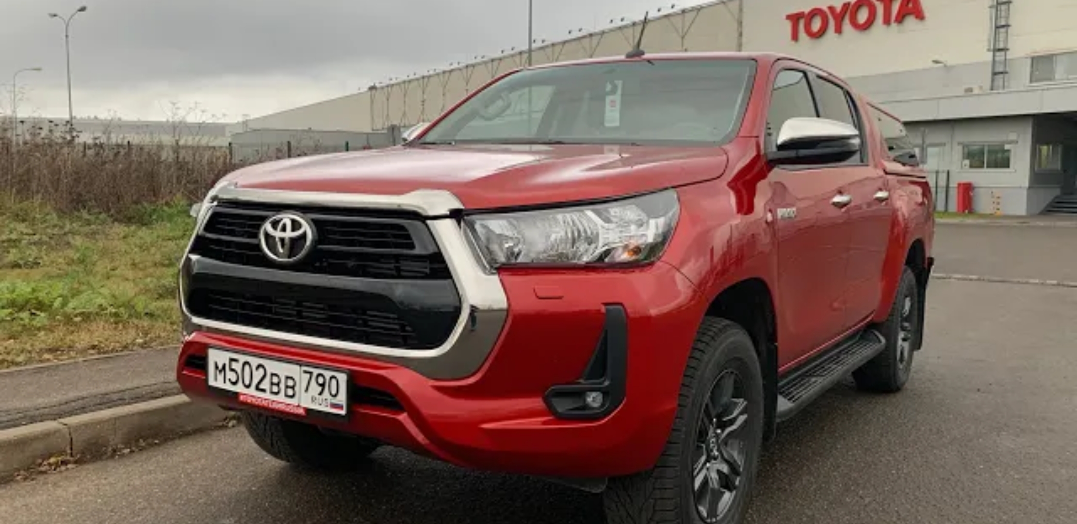 Анонс видео-теста Взял Toyota Hilux 200 сил - новый дизель и CarPlay