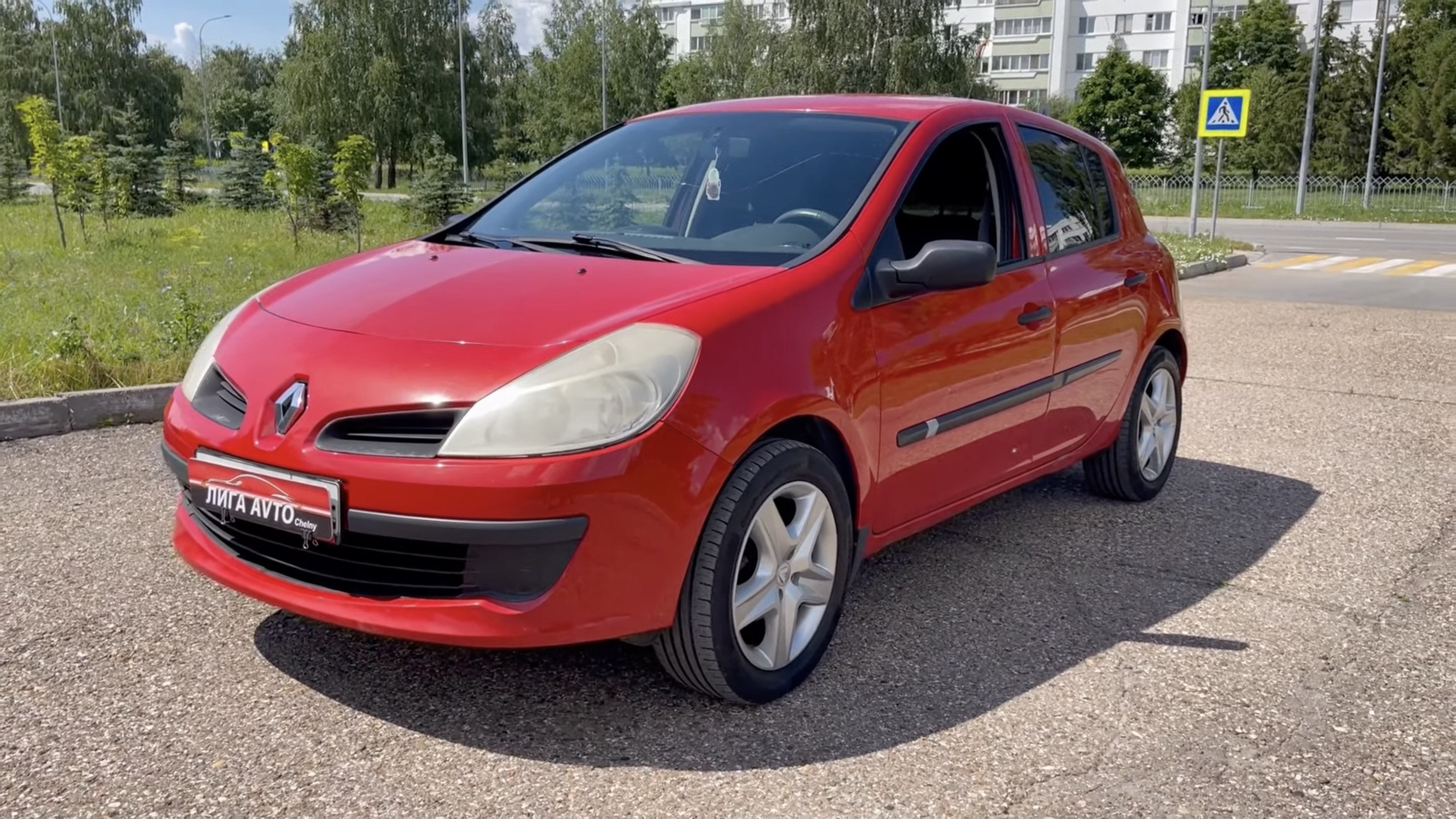 Анонс видео-теста 2006 Renault Clio BR Хэтчбек 1.1L (75) D4F. Взористый. тест-драйв.