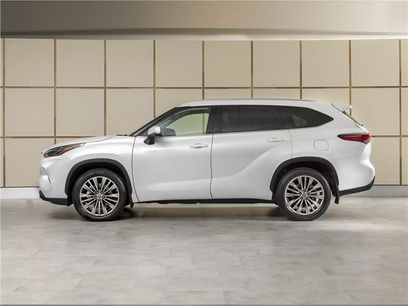 Toyota Highlander (2023) вид сбоку