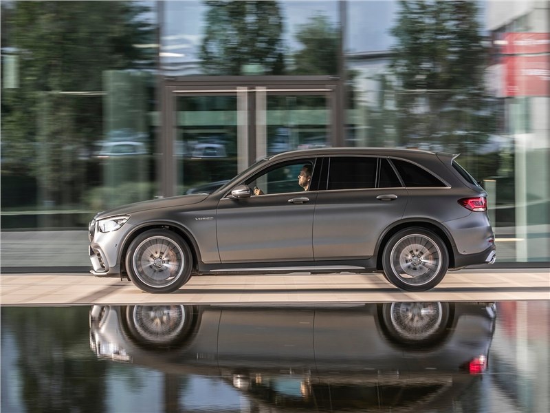 Mercedes-Benz GLC63 S AMG 2020 вид сбоку